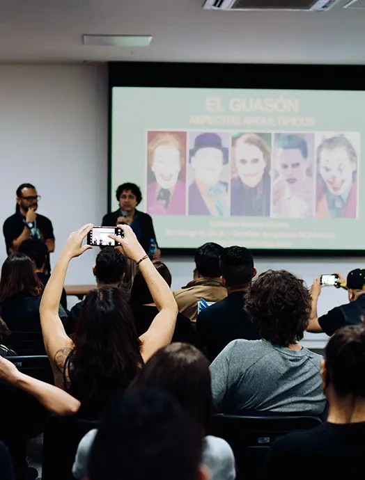 Actividades - academica en Comiccon Colombia